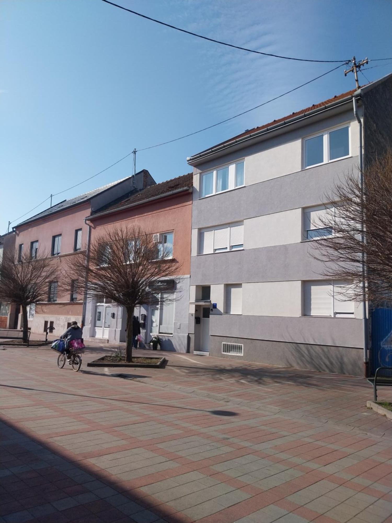 אוסילק Apartman Bloom מראה חיצוני תמונה