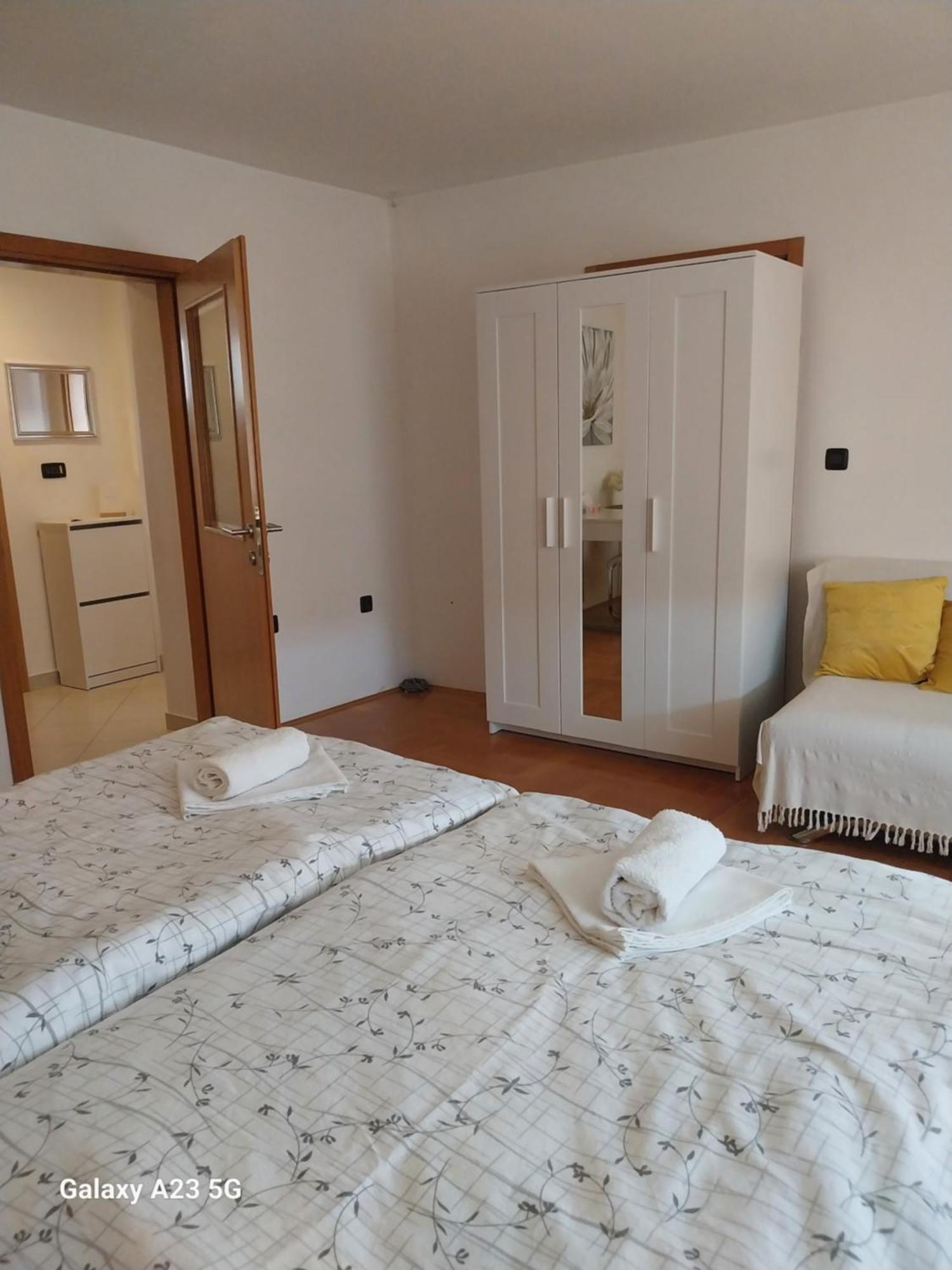 אוסילק Apartman Bloom מראה חיצוני תמונה
